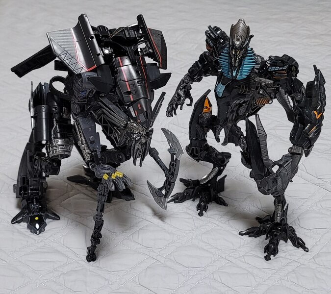 Transformers Studio Series SS 91 The Fallen Leader Class In Hand Image  (10 of 13)